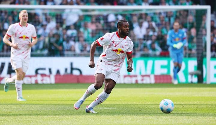 Bremen - RB Leipzig Bundesliga Bremen, 10.05.2025, Weserstadion, Fussball, Bundesliga, Spieltag 33 , SV WERDER BREMEN vs. RB LEIPZIG 0:0 , Im Bild: Ridle Baku (17, RB Leipzig) ,