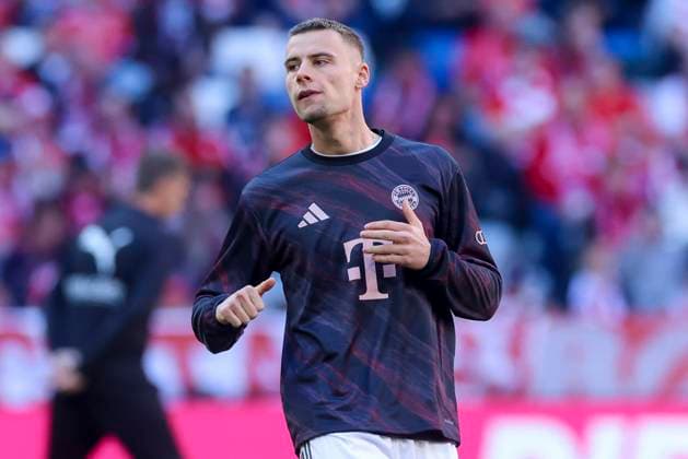 Gabriel Vidovic (FC Bayern Muenchen) schaut, Bundesliga, FC Bayern München v Borussia Mönchengladbach, Allianz Arena am 10. May 2025 in München, Deutschland. (Foto von Marco Steinbrenner DeFodi Images) Gabriel Vidovic (FC Bayern Muenchen) looks on, Bundesliga, FC Bayern München v Borussia Mönchengladbach, Allianz Arena, May 10, 2025 in Munich, Germany. (Photo by Marco Steinbrenner DeFodi Images) DFL regulations prohibit any use of photographs as image sequences and or quasi-video.