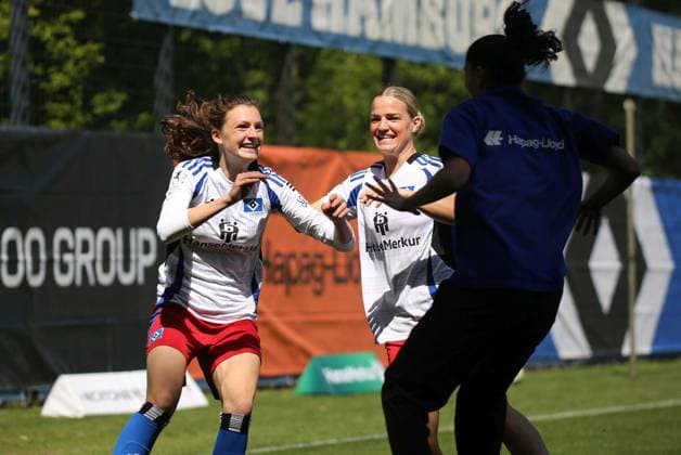 11.05.2025, xcex, GER, Hamburg, Volksparkstadion Platz 6, Frauenfussball, 2. Frauen-Bundesliga, Saison 2024 2025, Spieltag 25, HSV Frauen, Hamburger SV Frauen - SC Freiburg II, Torjubel, Hamburger SV, Lotta Wrede (HSV), Jubel, Freude, Emotionen DFL regulations prohibit any use of photographs as image sequences and or quasi-video