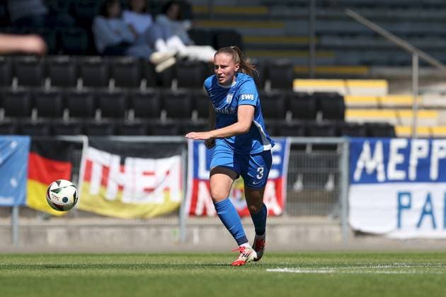 27.04.2025, Frauen, Fussball, Saison 2024 2025, 2. Frauen-Bundesliga, 25. Spieltag: Eintracht Frankfurt II - SV Meppen 1912 e. V. Nina Rolfes ( 3, SV Meppen 1912 e. V.) Frankfurt am Main Stadion am Brentanobad Hessen Deutschland