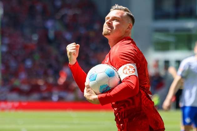 11.05.2025, xmohx, Fussball 2.Bundesliga, 1.FC Kaiserslautern - SV Darmstadt 98 v.l. Torjubel nach dem Tor zum celebrating the goal celebrate 1:1 durch Marlon Ritter (1. FC Kaiserslautern) (DFL DFB REGULATIONS PROHIBIT ANY USE OF PHOTOGRAPHS as IMAGE SEQUENCES and or QUASI-VIDEO) Kaiserslautern