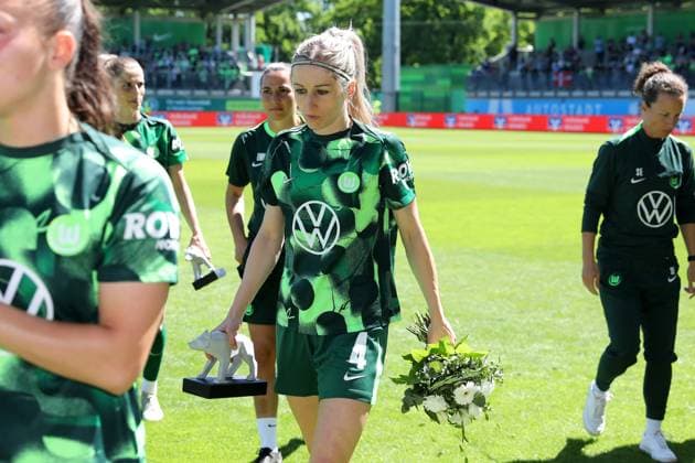 VfL vs. Leverkusen, BL Frauen Wolfsburg, 11.05.2025, FUßBALL - VfL Wolfsburg vs. Bayer 04 Leverkusen, Google Pixel Frauen-Bundesliga, Saison 2024 25. Kathrin Hendrich (VfL Wolfsburg) Wolfsburg