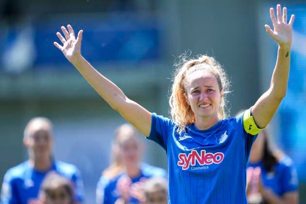Fabienne Dongus (TSG, 33), Einzelbild, Einzelfoto, Aktion, Action, bei ihrer Verabschiedung, Abschied vom Verein, 11.05.2025, Sinsheim (Hoffenheim) (Deutschland), Fussball, Google Pixel Frauen-Bundesliga, TSG 1899 Hoffenheim - FC Carl Zeiss Jena, DFB DFL REGULATIONS PROHIBIT ANY USE OF PHOTOGRAPHS AS IMAGE SEQUENCES AND OR QUASI-VIDEO.
