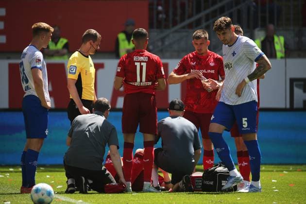 11.05.2025, xmohx, Fussball 2.Bundesliga, 1.FC Kaiserslautern - SV Darmstadt 98 v.l. Marlon Ritter (1. FC Kaiserslautern) verletzt, Verletzung, Schmerz, Schmerzen Schiedsrichter Referee Dr. Robin Braun Clemens Riedel (SV Darmstadt 98) Kevin Prince Redondo (1. FC Kaiserslautern) Daniel Hanslik (1. FC Kaiserslautern) Filip Kaloc (1. FC Kaiserslautern) Matej Maglica (SV Darmstadt 98) (DFL DFB REGULATIONS PROHIBIT ANY USE OF PHOTOGRAPHS as IMAGE SEQUENCES and or QUASI-VIDEO) Kaiserslautern
