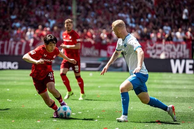 Dribbling, Daisuke Yokota (1. FC Kaiserslautern, 41), GER, 1. FC Kaiserslautern vs SV Darmstadt 98, Fussball 2. Bundesliga, 33. Spieltag, Saison 2024 2025, 11.05.2025 DFL DFB regulations prohibit any use of photographs as image sequences and or quasi-video GER, 1. FC Kaiserslautern vs SV Darmstadt 98, Fussball 2. Bundesliga, 33. Spieltag, Saison 2024 2025, 11.05.2025, Kaiserslautern