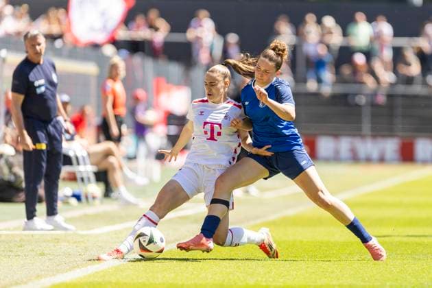 Google Pixel Frauen-Bundesliga: 1. FC Köln - 1. FFC Turbine Potsdam, 11.05.2025 Alena Bienz (1. FC Köln, 11), Alina Gnädig (1. FFC Turbine Potsdam, 21). Google Pixel Frauen-Bundesliga, 1. FC Köln - 1. FFC Turbine Potsdam, 22. Spieltag, am 11.05.2025, Franz-Kremer-Stadion, Köln DFB regulations prohibit any use of photographs as image sequences and or quasi-video Copyright: xBEAUTIFULxSPORTS Meuselx