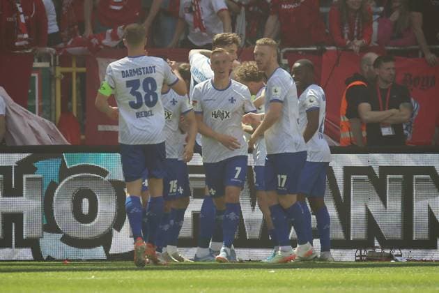 11.05.2025, xmohx, Fussball 2.Bundesliga, 1.FC Kaiserslautern - SV Darmstadt 98 v.l. Torjubel nach dem Tor zum celebrating the goal celebrate 0:1 durch Luca Marseiler (SV Darmstadt 98) (DFL DFB REGULATIONS PROHIBIT ANY USE OF PHOTOGRAPHS as IMAGE SEQUENCES and or QUASI-VIDEO) Kaiserslautern