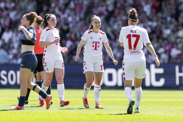 Google Pixel Frauen-Bundesliga: 1. FC Köln - 1. FFC Turbine Potsdam, 11.05.2025 Alena Bienz (1. FC Köln, 11) jubelt mit Nicole Billa (1. FC Köln, 17) nach ihrem Tor zur 1:0 Führung. Google Pixel Frauen-Bundesliga, 1. FC Köln - 1. FFC Turbine Potsdam, 22. Spieltag, am 11.05.2025, Franz-Kremer-Stadion, Köln DFB regulations prohibit any use of photographs as image sequences and or quasi-video Copyright: xBEAUTIFULxSPORTS Meuselx