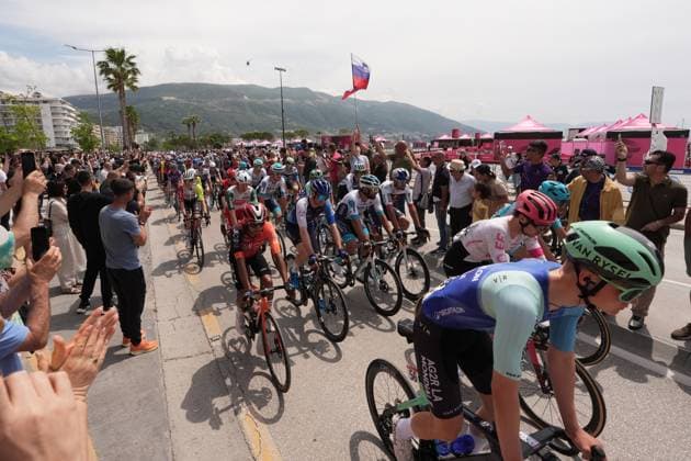 The staqrt during the stage 3 of the Giro d™Italia from Valona (Vlore) to Valona (Vlore) Albania - Sunday, May 11, 2025. - cycling.  Copyright: xMassimoxPaolone LaPressex