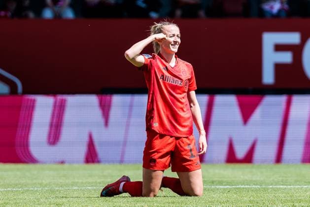 Google Pixel Frauen Bundesliga, FC Bayern München - SGS Essen; 11.05.2025 Jubel zum 1:0 durch Lea Schüller (FC Bayern München, 11) Google Pixel Frauen Bundesliga, FC Bayern München - SGS Essen, München, FC Bayern Campus am 11.05.2025 Copyright: xBEAUTIFULxSPORTS Wunderlx