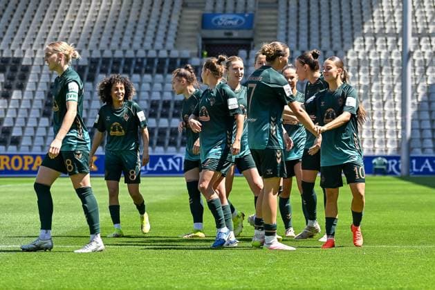 Jube nach dem Tor zum 0:1 durch Larissa Mühlhaus (SV Werder Bremen, 07) GER, SC Freiburg - SV Werder Bremen, Frauen-Fussball, Google Pixel Frauen-Bundesliga, 22. Spieltag, Saison 2024 2025, 11.05.2025 DFB REGULATIONS PROHIBIT ANY USE OF PHOTOGRAPHS AS IMAGE SEQUENCES AND OR QUASI-VIDEO GER, SC Freiburg - SV Werder Bremen, Frauen-Fussball, Google Pixel Frauen-Bundesliga, 22. Spieltag, Saison 2024 2025, 11.05.2025 Freiburg Copyright: xEibner-Pressefoto ThomasxHessx EP_THS
