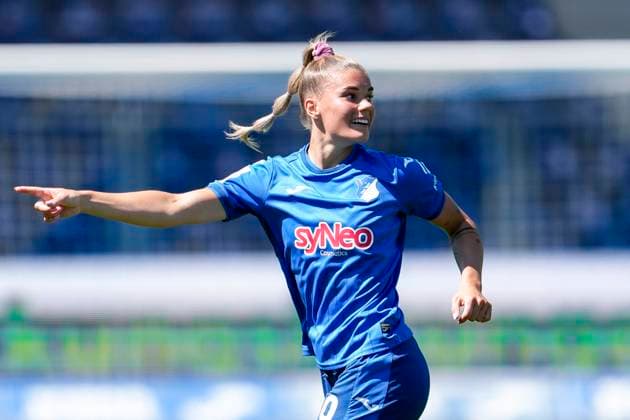 Sport Bilder des Tages Torschützin Selina Cerci (TSG, 29), jubelt über das Tor zum 3:0, Jubel, jubeln, Torjubel, Torerfolg, celebrate the goal, goal, celebration, jubelt ueber das Tor, Freuen, Freude, freut sich, optimistisch, positiv, Spielszene, Highlight, Einzelbild, Einzelfoto, Aktion, Action, 11.05.2025, Sinsheim (Hoffenheim) (Deutschland), Fussball, Google Pixel Frauen-Bundesliga, TSG 1899 Hoffenheim - FC Carl Zeiss Jena, DFB DFL REGULATIONS PROHIBIT ANY USE OF PHOTOGRAPHS AS IMAGE SEQUENCES AND OR QUASI-VIDEO.
