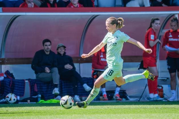 Lena Ostermeier (18, SGS Essen) beim Spiel FC Bayern München v SGS Essen, Fußball, Frauen, Google Pixel Frauen-Bundesliga, 2024 2025, 22.Spieltag am 11.05.2025 in München, FC Bayern Campus. DFL and DFB regulations prohibit any use of photographs as image sequences and or quasi-video. Bayern Deutschland