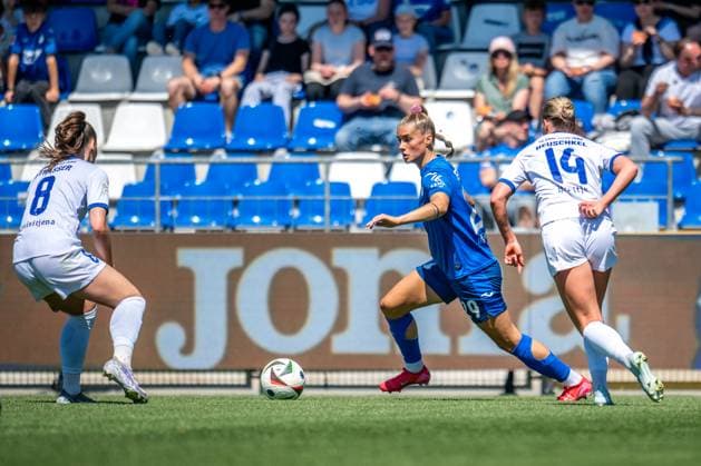 Google Pixel Frauen-Bundesliga, TSG Hoffenheim - FC Carl Zeiss Jena; 11.05.2025 Selina Cerci (TSG Hoffenheim, 29), Felicia Sträßer (FC Carl Zeiss Jena, 8) und Anja Heuschkel (FC Carl Zeiss Jena, 14) Google Pixel Frauen-Bundesliga, TSG Hoffenheim - FC Carl Zeiss Jena, am 11.05.2025 im Dietmar-Hopp-Stadion in Hoffenheim. DFB REGULATIONS PROHIBIT ANY USE OF PHOTOGRAPHS AS IMAGE SEQUENCES AND OR QUASI-VIDEO. Copyright: xBEAUTIFULxSPORTS Gelhardtx