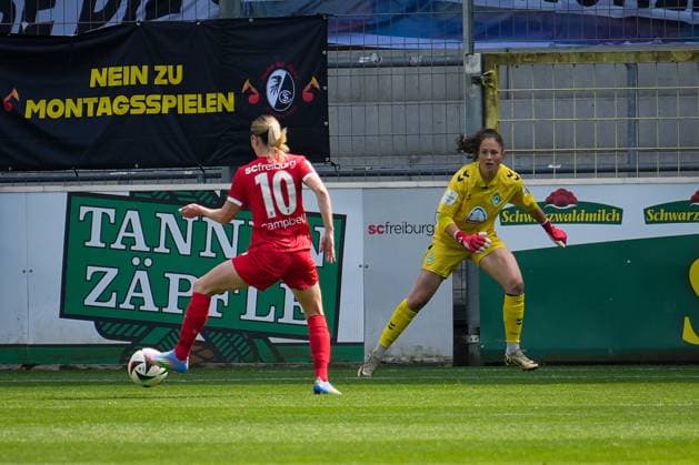 Fussball, Google Pixel Frauen-Bundesliga, 22 .Spieltag, 2024 2025, SC Freiburg vs. Werder Bremen, 11.03.2025, Dreisamstadion, Freiburg,: Eileen Campbell (SC Freiburg, Frauen 10) Tor, Torjubel, Emotionen, Torschuss, Freude, Jubel, Freiburg Dreisamstadion Baden-Württemberg Deutschland Copyright: xFINLEYxMÖRCHx