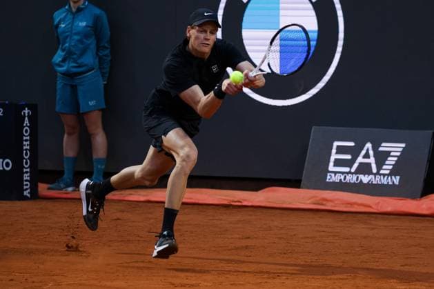 JannikSinner backhand during Internazionali BNL d Italia, International Tennis match in Rome, Italy, May 10 2025  Copyright: xGiorgioxMaiozzi IPAxSportx xipa-agency.netx xx IPA_57521151 IPA_Agency_IPA57521151