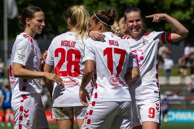 Google Pixel Frauen-Bundesliga: 1. FC Köln - 1. FFC Turbine Potsdam, 11.05.2025 Sara Agrez (1. FC Köln, 4), Janina Hechler (1. FC Köln, 28), Nicole Billa (1. FC Köln, 17) und Adriana Achcinska (1. FC Köln, 9) jubeln. Google Pixel Frauen-Bundesliga, 1. FC Köln - 1. FFC Turbine Potsdam, 22. Spieltag, am 11.05.2025, Franz-Kremer-Stadion, Köln DFB regulations prohibit any use of photographs as image sequences and or quasi-video Copyright: xBEAUTIFULxSPORTS Meuselx