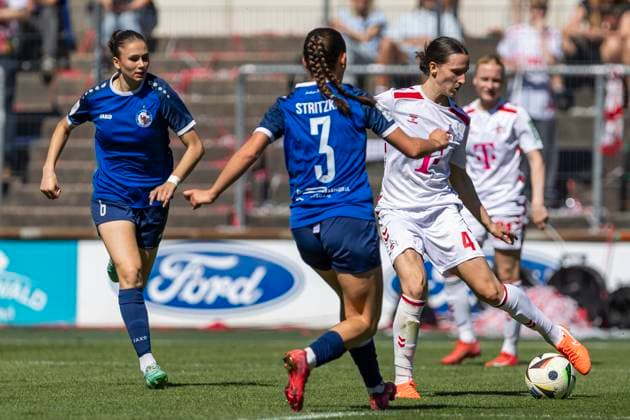 Google Pixel Frauen-Bundesliga: 1. FC Köln - 1. FFC Turbine Potsdam, 11.05.2025 Sara Agrez (1. FC Köln, 4), Lucia Stritzke (1. FFC Turbine Potsdam, 3), Mia Schmid (1. FFC Turbine Potsdam, 6). Google Pixel Frauen-Bundesliga, 1. FC Köln - 1. FFC Turbine Potsdam, 22. Spieltag, am 11.05.2025, Franz-Kremer-Stadion, Köln DFB regulations prohibit any use of photographs as image sequences and or quasi-video Copyright: xBEAUTIFULxSPORTS Meuselx