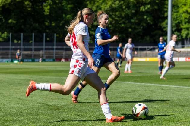 Google Pixel Frauen-Bundesliga: 1. FC Köln - 1. FFC Turbine Potsdam, 11.05.2025 Carlotta Imping (1. FC Köln, 14). Google Pixel Frauen-Bundesliga, 1. FC Köln - 1. FFC Turbine Potsdam, 22. Spieltag, am 11.05.2025, Franz-Kremer-Stadion, Köln DFB regulations prohibit any use of photographs as image sequences and or quasi-video Copyright: xBEAUTIFULxSPORTS Meuselx