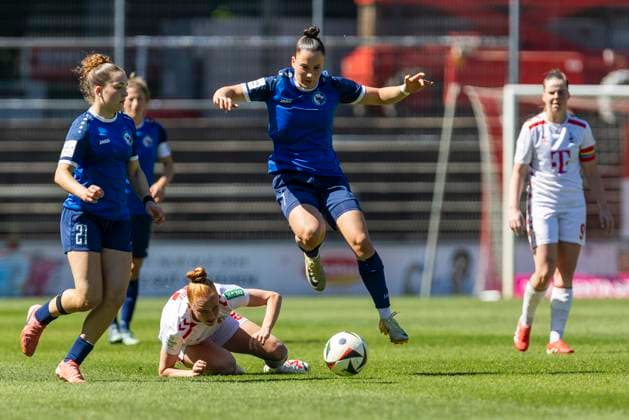 Google Pixel Frauen-Bundesliga: 1. FC Köln - 1. FFC Turbine Potsdam, 11.05.2025 Alina Gnädig (1. FFC Turbine Potsdam, 21), Laura Vogt (1. FC Köln, 8), Ena Taslidza (1. FFC Turbine Potsdam, 7). Google Pixel Frauen-Bundesliga, 1. FC Köln - 1. FFC Turbine Potsdam, 22. Spieltag, am 11.05.2025, Franz-Kremer-Stadion, Köln DFB regulations prohibit any use of photographs as image sequences and or quasi-video Copyright: xBEAUTIFULxSPORTS Meuselx