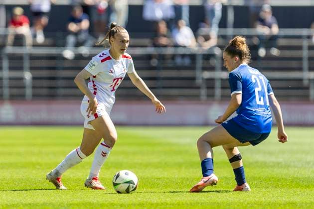 Google Pixel Frauen-Bundesliga: 1. FC Köln - 1. FFC Turbine Potsdam, 11.05.2025 Alena Bienz (1. FC Köln, 11), Alina Gnädig (1. FFC Turbine Potsdam, 21). Google Pixel Frauen-Bundesliga, 1. FC Köln - 1. FFC Turbine Potsdam, 22. Spieltag, am 11.05.2025, Franz-Kremer-Stadion, Köln DFB regulations prohibit any use of photographs as image sequences and or quasi-video Copyright: xBEAUTIFULxSPORTS Meuselx