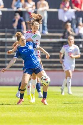 Google Pixel Frauen-Bundesliga: 1. FC Köln - 1. FFC Turbine Potsdam, 11.05.2025 Alina Gnädig (1. FFC Turbine Potsdam, 21), Lotta Cordes (1. FC Köln, 6). Google Pixel Frauen-Bundesliga, 1. FC Köln - 1. FFC Turbine Potsdam, 22. Spieltag, am 11.05.2025, Franz-Kremer-Stadion, Köln DFB regulations prohibit any use of photographs as image sequences and or quasi-video Copyright: xBEAUTIFULxSPORTS Meuselx