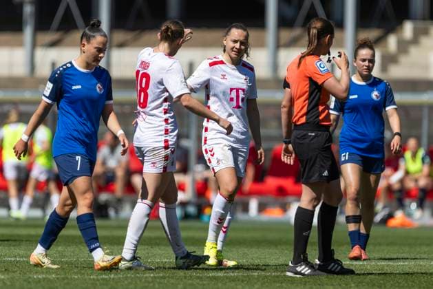 Google Pixel Frauen-Bundesliga: 1. FC Köln - 1. FFC Turbine Potsdam, 11.05.2025 Taylor Ziemer (1. FC Köln, 18) klatscht mit Lotta Cordes (1. FC Köln, 6) ab. Google Pixel Frauen-Bundesliga, 1. FC Köln - 1. FFC Turbine Potsdam, 22. Spieltag, am 11.05.2025, Franz-Kremer-Stadion, Köln DFB regulations prohibit any use of photographs as image sequences and or quasi-video Copyright: xBEAUTIFULxSPORTS Meuselx