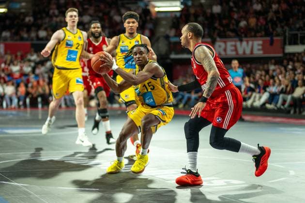 Sport Themen der Woche KW19 Sport Bilder des Tages Dominykas Pleta (MHP Riesen Ludwigsburg 21), Devin Booker (FC Bayern Basketball, 31), Brandon Tischler (MHP Riesen Ludwigsburg, 24), Ezra Manjon (MHP Riesen Ludwigsburg, 15), GER, FC Bayern Basketball vs. MHP Riesen Ludwigsburg, easycredit BBL, Basketball, Bundesliga, 34. Spieltag, Spielzeit 2024 2025, 11.05.2025, GER, FC Bayern Basketball vs. MHP Riesen Ludwigsburg, easycredit BBL, Basketball, Bundesliga, 34. Spieltag, Spielzeit 2024 2025, 11.05.2025 Muenchen *** Dominykas Pleta MHP Riesen Ludwigsburg 21 , Devin Booker FC Bayern Basketball, 31 , Brandon Tischler MHP Riesen Ludwigsburg, 24 , Ezra Manjon MHP Riesen Ludwigsburg, 15 , GER, FC Bayern Basketball vs MHP Riesen Ludwigsburg, easycredit BBL, Basketball, Bundesliga, 34 Matchday, Season 2024 2025, 11 05 2025, GER, FC Bayern Basketball vs MHP Riesen Ludwigsburg, easycredit BBL, Basketball, Bundesliga, 34 Matchday, Season 2024 2025, 11 05 2025 Muenchen Copyright: xEibner-Pressefoto SaschaxWaltherx EP_EER