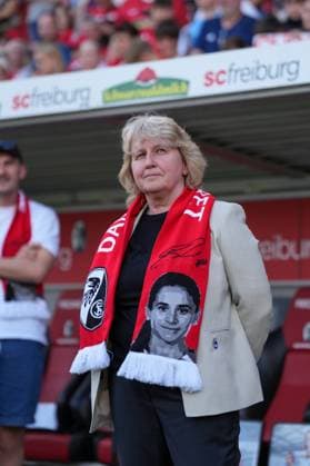 Birgit Bauer-Schick (SC Freiburg, Abteilungsleiterin) , Deutschland, Fussball, GooglePixel Frauen-Bundesliga, 22.Spieltag, 2024 2025, SC Freiburg vs. SV Werder Bremen, 11.05.2025, Dreisamstadion, Freiburg, Deutschland DFB REGULATIONS PROHIBIT ANY USE OF PHOTOGRAPHS AS IMAGE SEQUENCES AND OR QUASI-VIDEO. Freiburg Dreisamstadion Baden-Wuerttemberg Deutschland Copyright: xArnexAmbergx