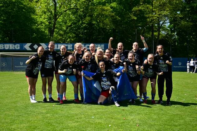 Fußball I Frauen I Saison 2024-2025 I 2. Bundesliga I 25. Spieltag I Hamburger SV - SC Freiburg II I 11.05.2025 Jubel, Begeisterung, Enthusiasmus, Euphorie, Freude, Glücksgefühl, Heiterkeit bei: Hamburger SV Frauen Hamburg Am Volkspark Hamburg Deutschland