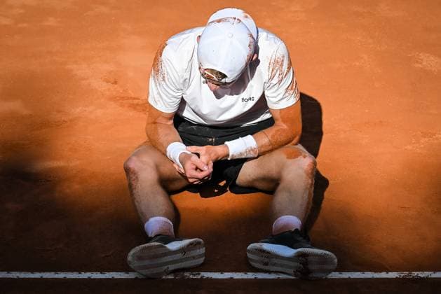 May 12, 2025, Rome, Italy, Italy: Jesper DE JONG of Netherlands looks injured during the seventh day of Internazionali BNL D Italia 2025, Masters 1000 tennis tournament at Foro Italico on May 12, 2025 in Rome, Italy. Rome Italy - ZUMAm308 20250512_zsp_m308_021 Copyright: xMatthieuxMirvillex