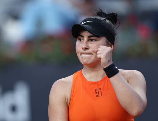 (250513) -- ROME, May 13, 2025 -- Bianca Andreescu celebrates a point during the women s singles round of 16 match between Zheng Qinwen of China and Bianca Andreescu of Canada at the WTA, Tennis Damen Italian Open in Rome, Italy, May 12, 2025. ) (SP)ITALY-ROME-TENNIS-WTA-ITALIAN OPEN-ZHENG QINWEN VS ANDREESCU LixJing 