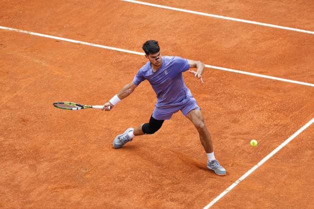 Carlos Alcaraz forehand during Internazionali BNL d Italia, International Tennis match in Rome, Italy, May 12 2025  Copyright: xGiorgioxMaiozzi IPAxSportx xipa-agency.netx xx IPA_57608676 IPA_Agency_IPA57608676