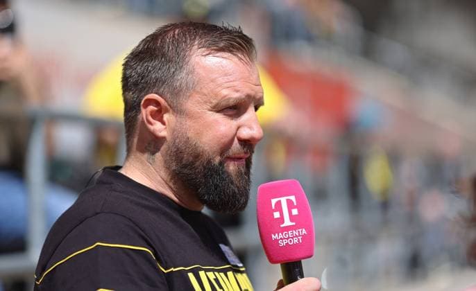 10.05.2025, Fussball, Herren, 3. Liga, Saison 2024 2025, Alemannia Aachen - 1. FC Saarbrücken, Trainer Heiner Backhaus (Alemannia Aachen) im Interview bei MAGENTA Aachen Tivoli Nordrhein-Westfalen Deutschland (DE) *** 10 05 2025, Football, Men, 3 League, Season 2024 2025, Alemannia Aachen 1 FC Saarbrücken, Coach Heiner Backhaus Alemannia Aachen in an interview at MAGENTA SPORT Aachen Tivoli Nordrhein Westfalen Germany EN Copyright: xFabianxKleerx