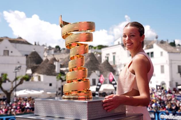 The trophy during the stage 4 of the Giro d™Italia from Alberobello (Pietramadre) to Lecce, Italy - Tuesday, May 13, 2025. - cycling.  Copyright: xMassimoxPaolone LaPressex