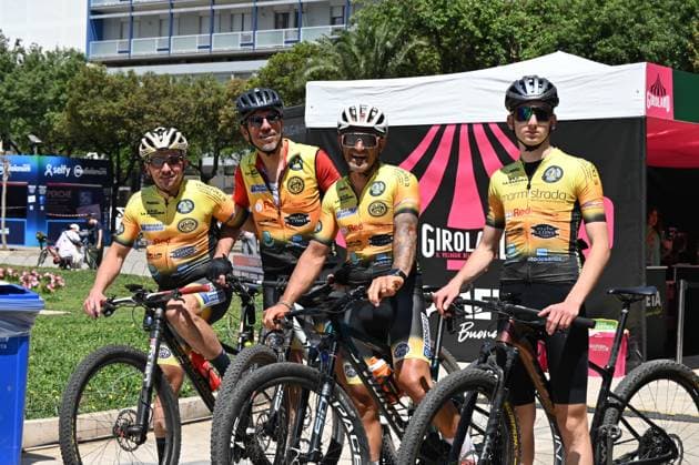 Giroland during Stage 4 - Alberobello-Lecce, Giro d Italia race in Lecce, Italy, May 13 2025  Copyright: xPasqualexGolia IPAxSportx xipa-agency.netx xx IPA_57611843 IPA_Agency_IPA57611843