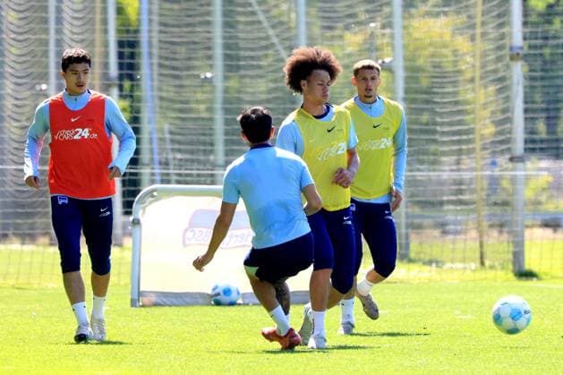 DEU, DFL, 2. FBL Hertha BSC, Training, 13.05.2025, Sportforum, Berlin, DEU, DFL, 2. FBL Hertha BSC, Training, im Bild Derry Scherhant (Hertha BSC Berlin 39), Michael Cuisance (Hertha BSC Berlin 27), Kevin Sessa (Hertha BSC Berlin 8), Marton Dardai (Hertha BSC Berlin 31) DFL - regulations prohibit any use of Photographs as image sequences and or quasi-video