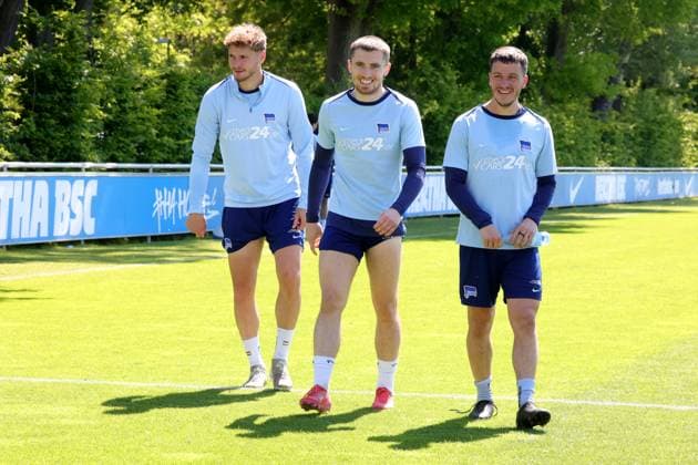 DEU, DFL, 2. FBL Hertha BSC, Training, 13.05.2025, Sportforum, Berlin, DEU, DFL, 2. FBL Hertha BSC, Training, im Bild Marton Dardai (Hertha BSC Berlin 31), Jonjoe Kenny (Hertha BSC Berlin 16), Diego Demme (Hertha BSC Berlin 6) DFL - regulations prohibit any use of Photographs as image sequences and or quasi-video