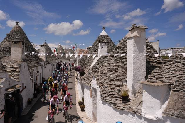 Riders before the start during the stage 4 of the Giro d™Italia from Alberobello (Pietramadre) to Lecce, Italy - Tuesday, May 13, 2025. - cycling.  Copyright: xFabioxFerrari LaPressex