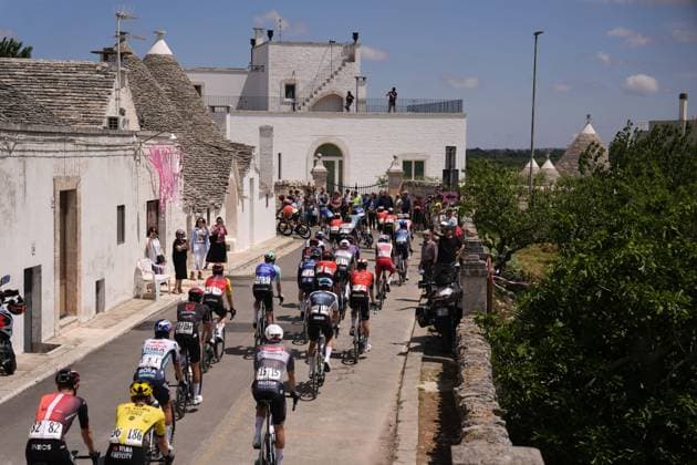Riders before the start during the stage 4 of the Giro d™Italia from Alberobello (Pietramadre) to Lecce, Italy - Tuesday, May 13, 2025. - cycling.  Copyright: xFabioxFerrari LaPressex
