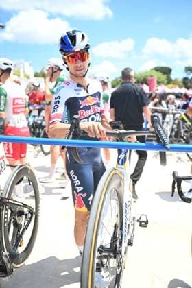 13-05-2025 Giro D italia; Tappa 04 Alberobello - Lecce; 2025, Red Bull - Bora Hansgrohe; Roglic, Primoz; Alberobello; 