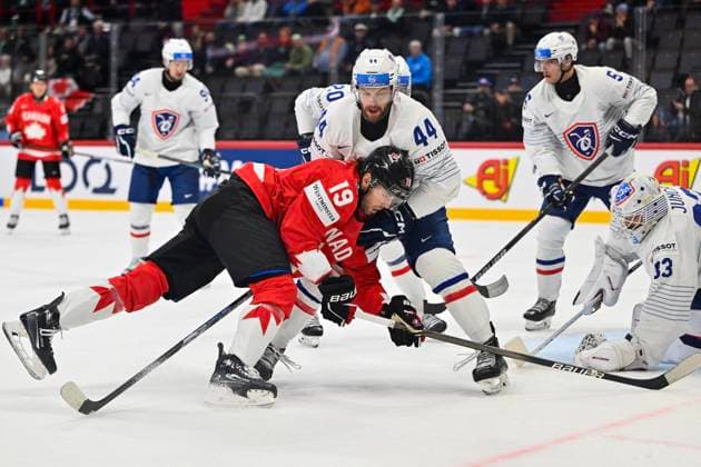 STOCKHOLM, SVERIGE 20250513 Canada s Adam Fantilli ( 19) and France s Kevin Spinozzi ( 44) during the IIHF Ice hockey, Eishockey World Championship, WM, Weltmeisterschaft group A match between CAnada and France at Avicii Arena in Stockholm, Sweden, on May 13, 2025. STOCKHOLM SVERIGE x10040x
