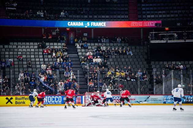 250513 Spectators and empty seats in the stands during the 2025 IIHF Ice hockey, Eishockey World Championship, WM, Weltmeisterschaft group stage game between Canada and France on May 13, 2025 in Stockholm. Photo: Maxim Thore BILDBYRAN kod MT MT0814 ishockey ice hockey ishockey-vm 2025 vm 2025 iihf world championship kanada canada frankrike france bbeng publik läktare Copyright: MAXIMxTHORE BB250513MT020
