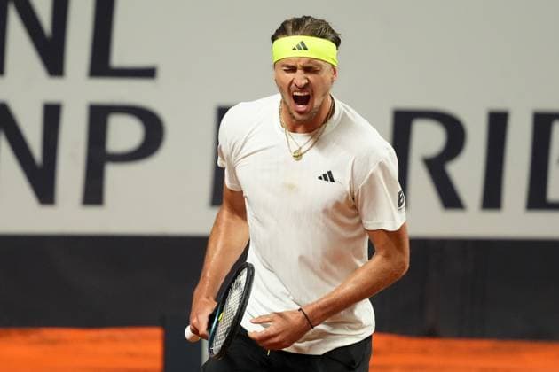 Sport Themen der Woche KW20 Sport Bilder des Tages Alexander Zverev of Germany celebrates during the match against Arthur Fils of France at the Internazionali BNL d Italia 2025 tennis tournament at Foro Italico in Rome, Italy on may 13, 2025. AntoniettaxBaldassarre