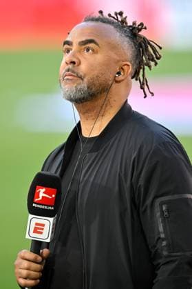 Muenchen, Allianz Arena, 10.05.25, GER, Herren, 1.Bundesliga, Saison 2024-2025, FC Bayern Muenchen - Borussia Moenchengladbach Bild: Patrick OWOMOYELA DFL regulations prohibit any use of photographs as image sequences and or quasi-video. Bayern Deutschland *** Muenchen, Allianz Arena, 10 05 25, GER, Herren, 1 Bundesliga, Saison 2024 2025, FC Bayern Muenchen Borussia Moenchengladbach Bild Patrick OWOMOYELA DFL regulations prohibit any use of photographs as image sequences and or quasi video Bayern Germany