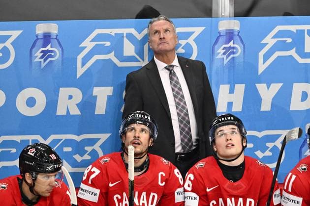 STOCKHOLM, SVERIGE 20250513 Canada s head coach Dean Evason during the IIHF Ice hockey, Eishockey World Championship, WM, Weltmeisterschaft group A match between CAnada and France at Avicii Arena in Stockholm, Sweden, on May 13, 2025. STOCKHOLM SVERIGE x10040x