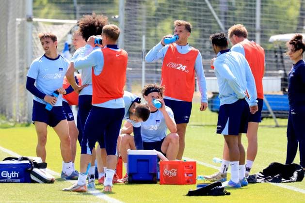 DEU, DFL, 2. FBL Hertha BSC, Training, 14.05.2025, Sportforum, Berlin, DEU, DFL, 2. FBL Hertha BSC, Training, im Bild Hertha-Spielerkreis, Fabian Reese (Hertha BSC Berlin 11) DFL - regulations prohibit any use of Photographs as image sequences and or quasi-video