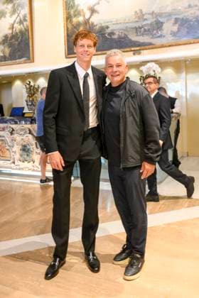 Foto Fabrizio Corradetti LaPresse 14 maggio 2025 Roma, Italia Rome Cavalieri A Waldorf Astoria Hotel AttivitÃ con barbiere e ritratti per i nostri Ambassador Evento Finale Coppa Italia Frecciarossa 2025 Nella foto: Jannik Sinner e Roberto Baggio  Copyright: xFabrizioxCorradettix