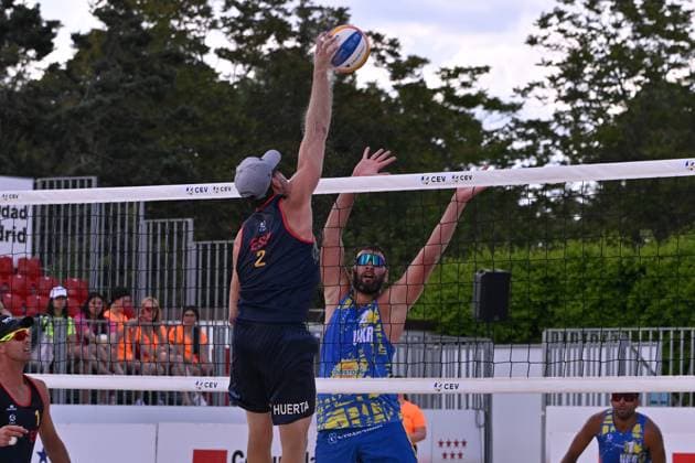 May 14, 2025, Madrid, Madrid, Spain: JAVIER HUERTA PASTOR and EDUARD REZNIK competes during the CEV Beach Volley Nations Cup match between SPAIN and UKRAINE at Parque Deportivo Puerta de Hierro on may 14, 2025 in Madrid, Spain. Madrid Spain - ZUMAc312 20250514_zsp_c312_031 Copyright: xOscarxManuelxSanchezx