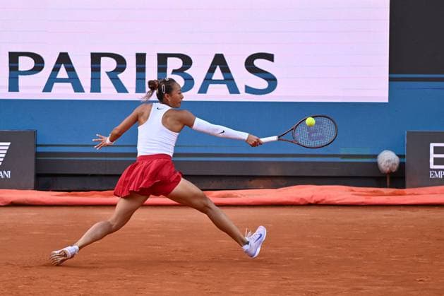 TENNIS - Internazionali di Tennis - Internazionali BNL d Italia Qinwen Zheng (CHN) in action against Aryna Sabalenka (BLR) during the Internazionali BNL d Italia Day Ten at Foro Italico on May 14, 2025 in Rome, Italy. Rome Italy  Copyright: xIPAxSport ABACAx